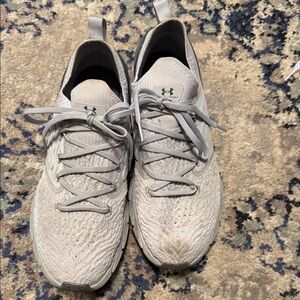 Under Armour Men's Light Gray Athletic Shoes